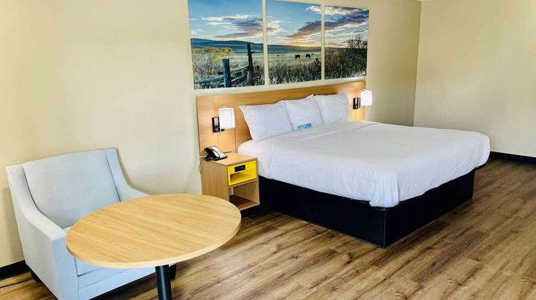 <b>Days Inn Burleson Ft. Worth Room</b>. Images powered by <a href="https://iceportal.shijigroup.com/" title="IcePortal" target="_blank">IcePortal</a>.