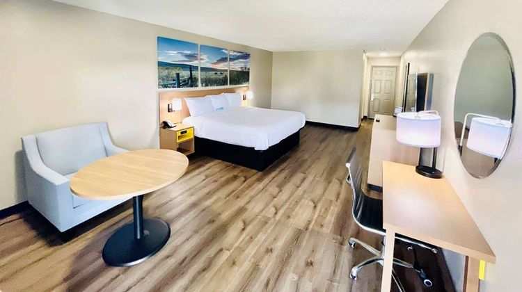 Days Inn Burleson Ft. Worth Room