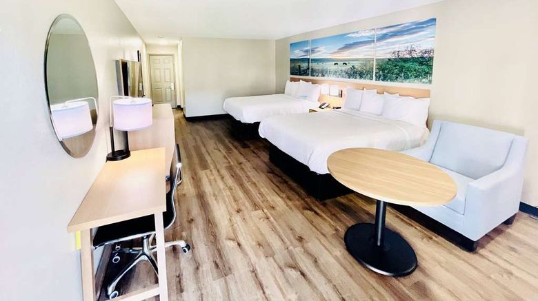 <b>Days Inn Burleson Ft. Worth Room</b>. Images powered by <a href="https://iceportal.shijigroup.com/" title="IcePortal" target="_blank">IcePortal</a>.