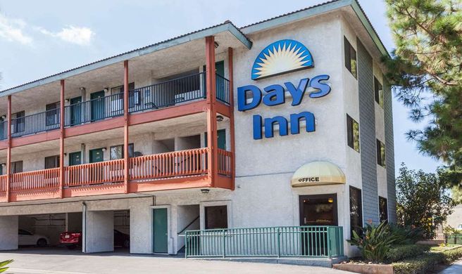 Days Inn by Wyndham Anaheim West Exterior