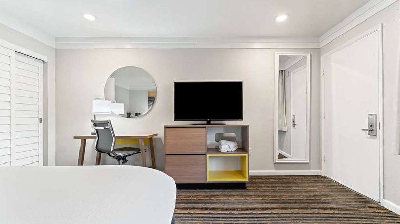 <b>Days Inn San Diego/Circle Near Seaworld Room</b>. Images powered by <a href="https://iceportal.shijigroup.com/" title="IcePortal" target="_blank">IcePortal</a>.