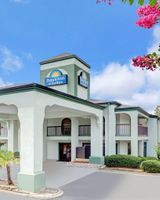 Days Inn & Suites Stockbridge South ATL