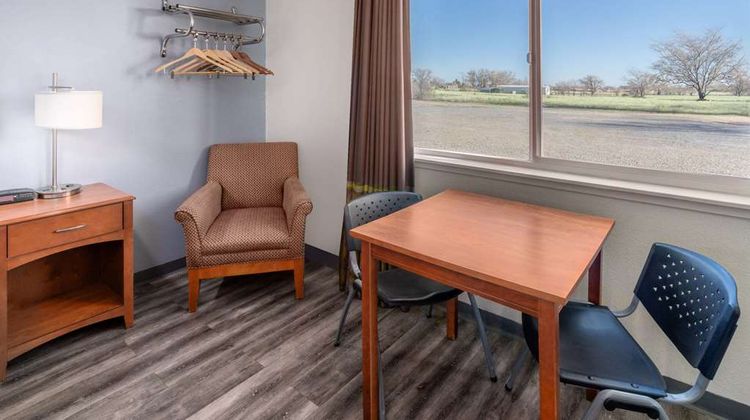 Super 8 by Wyndham Clayton Room