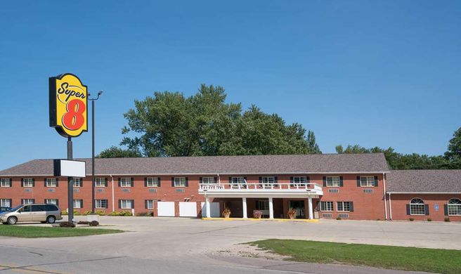 Super 8 Sheldon Exterior