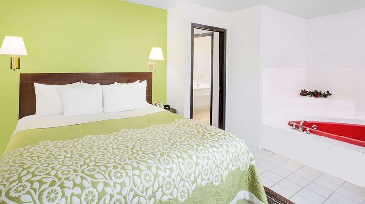 Days Inn York Room