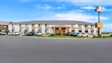 <b>Days Inn York Exterior</b>. Images powered by <a href="https://iceportal.shijigroup.com/" title="IcePortal" target="_blank">IcePortal</a>.