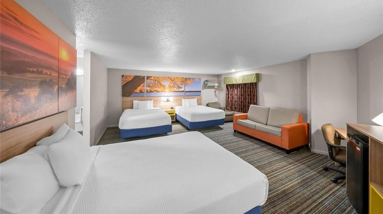 Days Inn York Suite