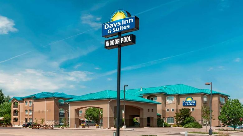 <b>Days Inn & Suites Brandon Exterior</b>. Images powered by <a href="https://iceportal.shijigroup.com/" title="IcePortal" target="_blank">IcePortal</a>.