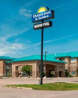 Days Inn & Suites Brandon