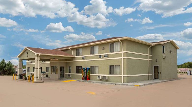 <b>Days Inn North Platte Exterior</b>. Images powered by <a href="https://iceportal.shijigroup.com/" title="IcePortal" target="_blank">IcePortal</a>.