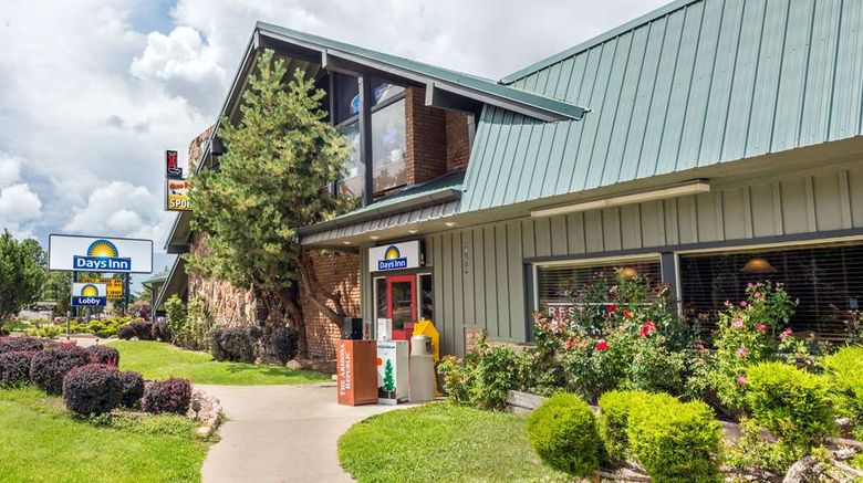 Days Inn by Wyndham Show Low Exterior. Images powered by <a href="https://iceportal.shijigroup.com" target="_blank" rel="noopener">Ice Portal</a>.