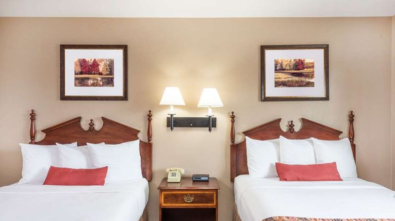 <b>Days Inn by Wyndham Show Low Room</b>. Images powered by <a href="https://iceportal.shijigroup.com/" title="IcePortal" target="_blank">IcePortal</a>.