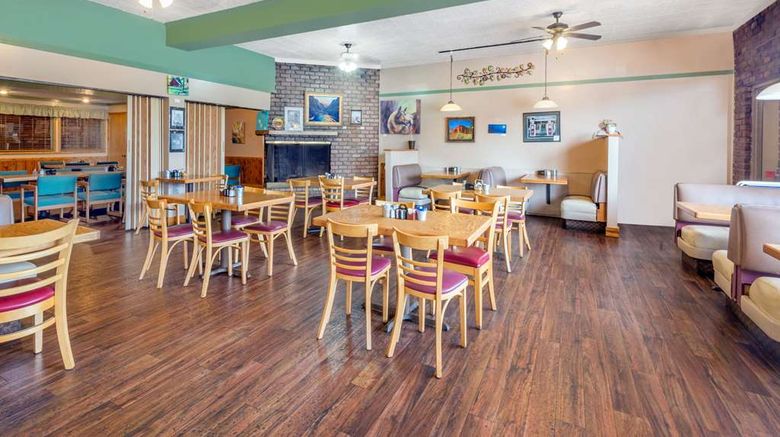 <b>Days Inn by Wyndham Show Low Restaurant</b>. Images powered by <a href="https://iceportal.shijigroup.com/" title="IcePortal" target="_blank">IcePortal</a>.