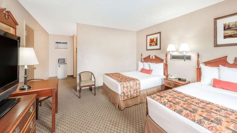 <b>Days Inn by Wyndham Show Low Room</b>. Images powered by <a href="https://iceportal.shijigroup.com/" title="IcePortal" target="_blank">IcePortal</a>.