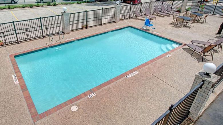 <b>Days Inn San Antonio Northwest Pool</b>. Images powered by <a href="https://iceportal.shijigroup.com/" title="IcePortal" target="_blank">IcePortal</a>.