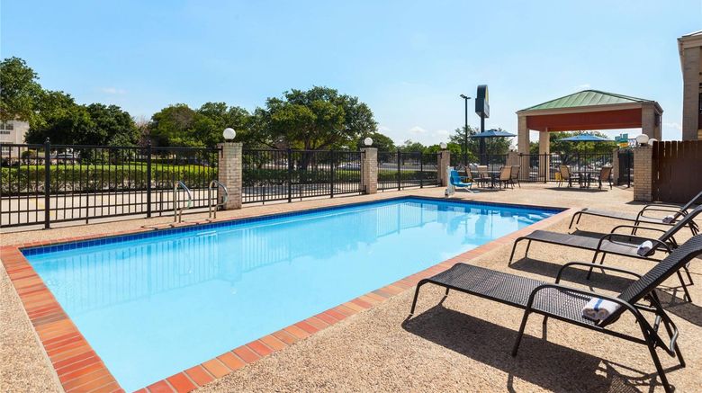<b>Days Inn San Antonio Northwest Pool</b>. Images powered by <a href="https://iceportal.shijigroup.com/" title="IcePortal" target="_blank">IcePortal</a>.