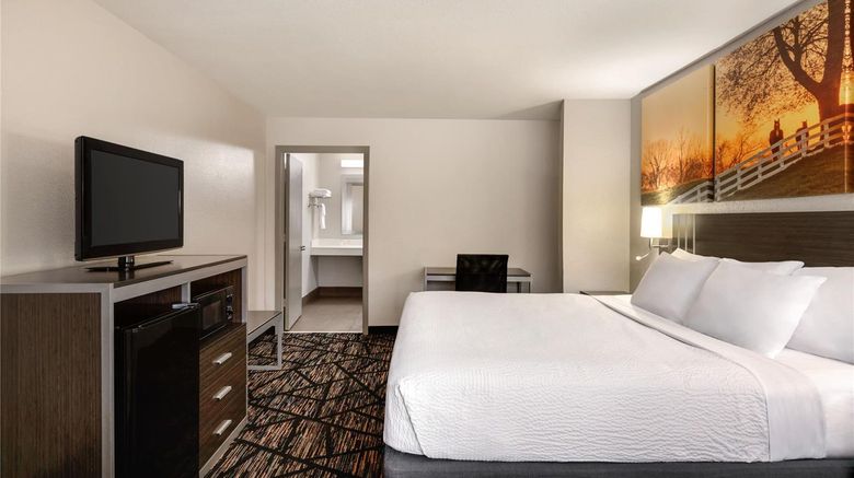 <b>Days Inn San Antonio Northwest Room</b>. Images powered by <a href="https://iceportal.shijigroup.com/" title="IcePortal" target="_blank">IcePortal</a>.