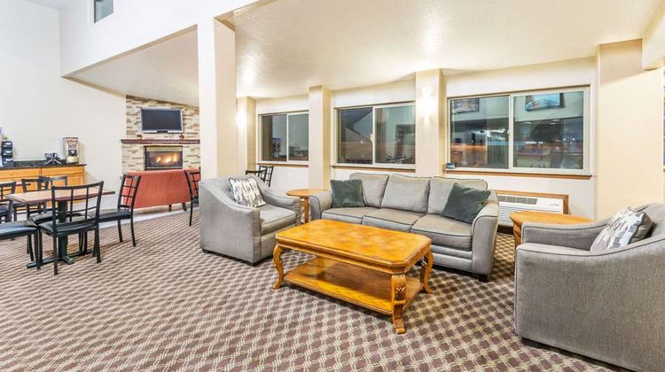 Days Inn Pueblo Lobby