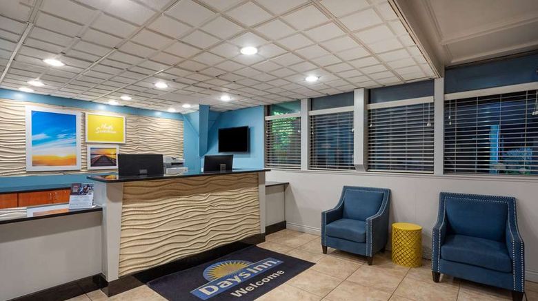 <b>Days Inn Ann Arbor Lobby</b>. Images powered by <a href="https://iceportal.shijigroup.com/" title="IcePortal" target="_blank">IcePortal</a>.