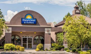 Days Inn & Suites Lexington