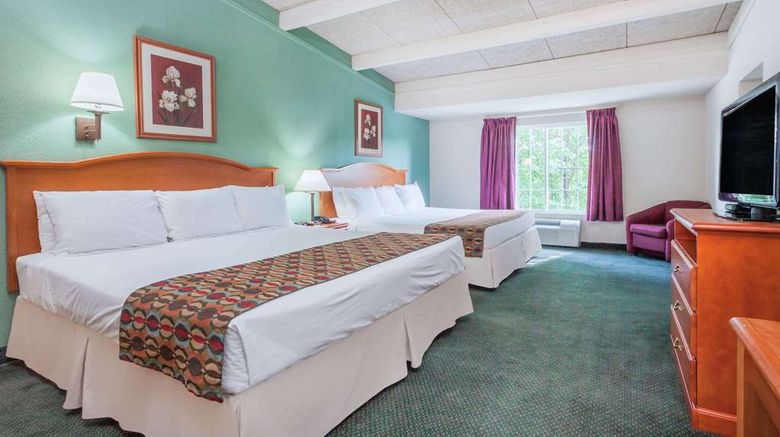 <b>Days Inn & Suites Lexington Room</b>. Images powered by <a href="https://iceportal.shijigroup.com/" title="IcePortal" target="_blank">IcePortal</a>.
