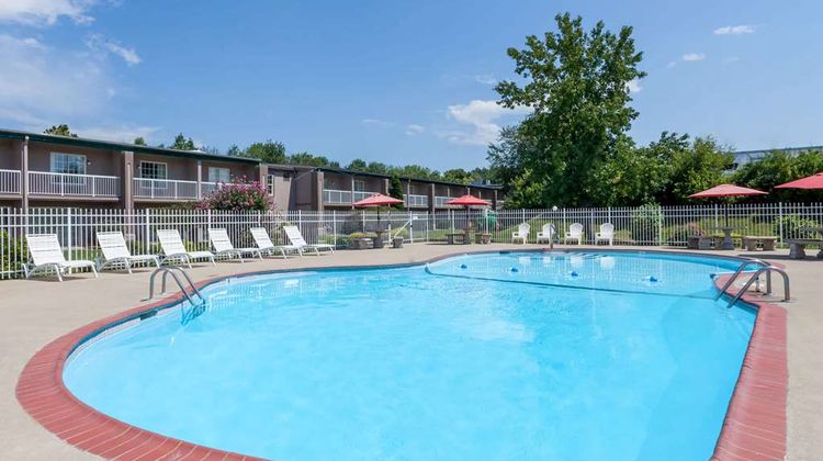 Days Inn & Suites Lexington Pool