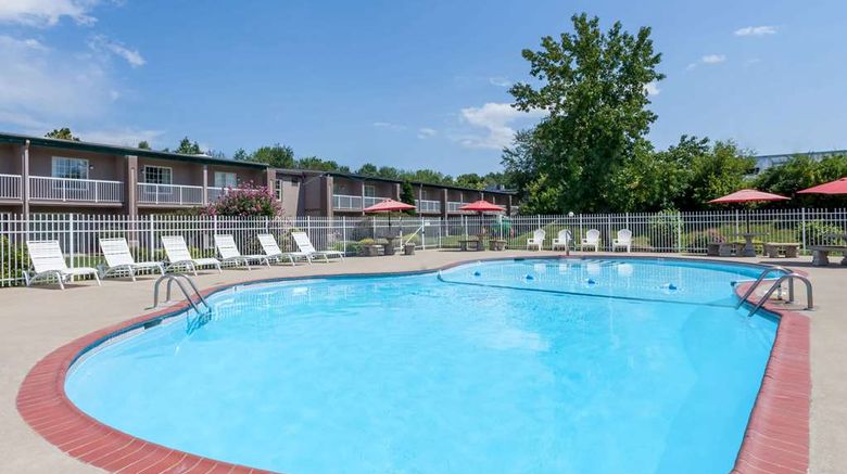 <b>Days Inn & Suites Lexington Pool</b>. Images powered by <a href="https://iceportal.shijigroup.com/" title="IcePortal" target="_blank">IcePortal</a>.