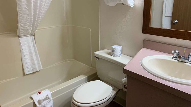 <b>Days Inn Hinckley Room</b>. Images powered by <a href="https://iceportal.shijigroup.com/" title="IcePortal" target="_blank">IcePortal</a>.