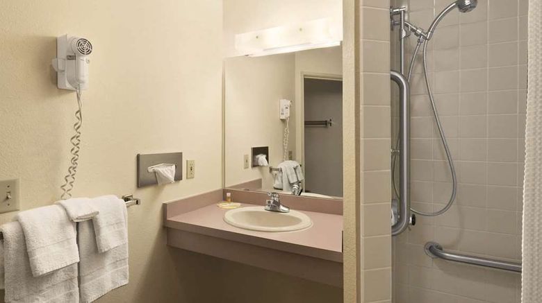<b>Days Inn Hinckley Room</b>. Images powered by <a href="https://iceportal.shijigroup.com/" title="IcePortal" target="_blank">IcePortal</a>.