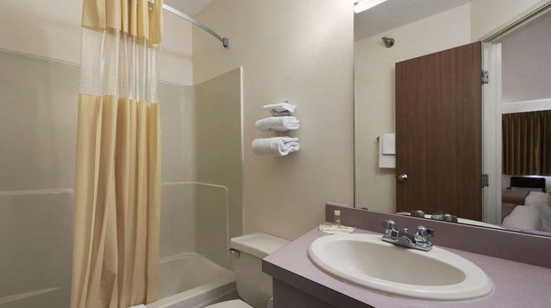 <b>Days Inn Hinckley Room</b>. Images powered by <a href="https://iceportal.shijigroup.com/" title="IcePortal" target="_blank">IcePortal</a>.