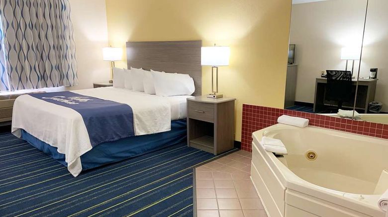 <b>Days Inn Hinckley Suite</b>. Images powered by <a href="https://iceportal.shijigroup.com/" title="IcePortal" target="_blank">IcePortal</a>.