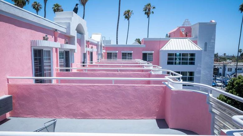 <b>Days Inn Santa Monica Los Angeles Exterior</b>. Images powered by <a href="https://iceportal.shijigroup.com/" title="IcePortal" target="_blank">IcePortal</a>.