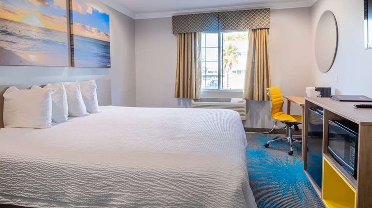 Days Inn Santa Monica Los Angeles Room