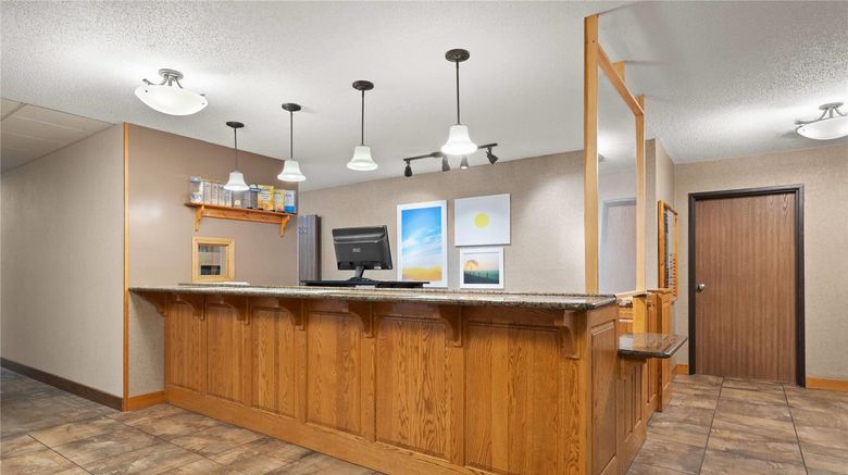 <b>Days Inn Spearfish Lobby</b>. Images powered by <a href="https://iceportal.shijigroup.com/" title="IcePortal" target="_blank">IcePortal</a>.