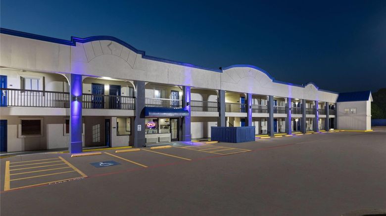 <b>Days Inn Temple Exterior</b>. Images powered by <a href="https://iceportal.shijigroup.com/" title="IcePortal" target="_blank">IcePortal</a>.