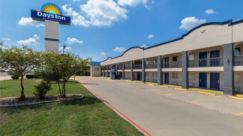 <b>Days Inn Temple Exterior</b>. Images powered by <a href="https://iceportal.shijigroup.com/" title="IcePortal" target="_blank">IcePortal</a>.