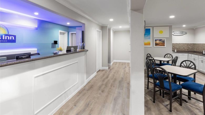 <b>Days Inn Temple Lobby</b>. Images powered by <a href="https://iceportal.shijigroup.com/" title="IcePortal" target="_blank">IcePortal</a>.