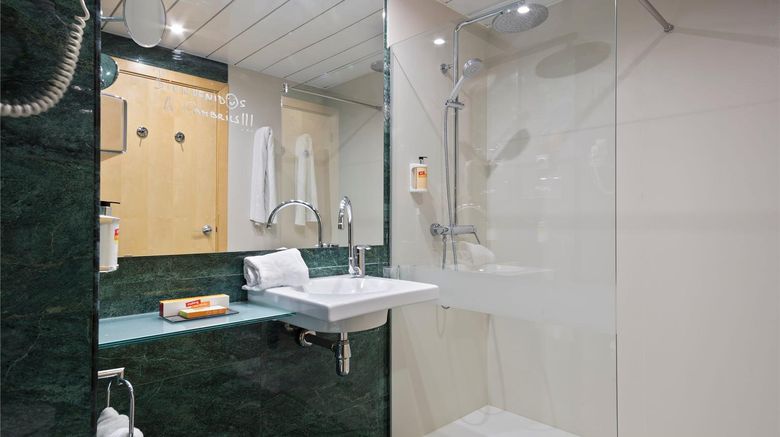 <b>Sol Port Cambrils Room</b>. Images powered by <a href="https://iceportal.shijigroup.com/" title="IcePortal" target="_blank">IcePortal</a>.