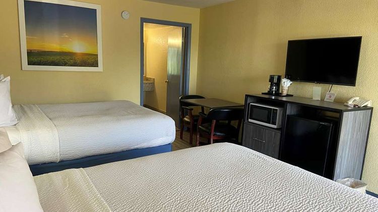 Days Inn Okmulgee Room