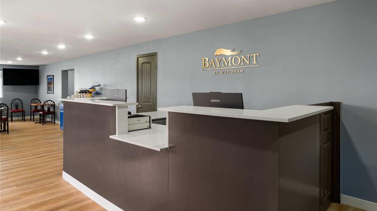 Baymont by Wyndham Rock Springs Lobby