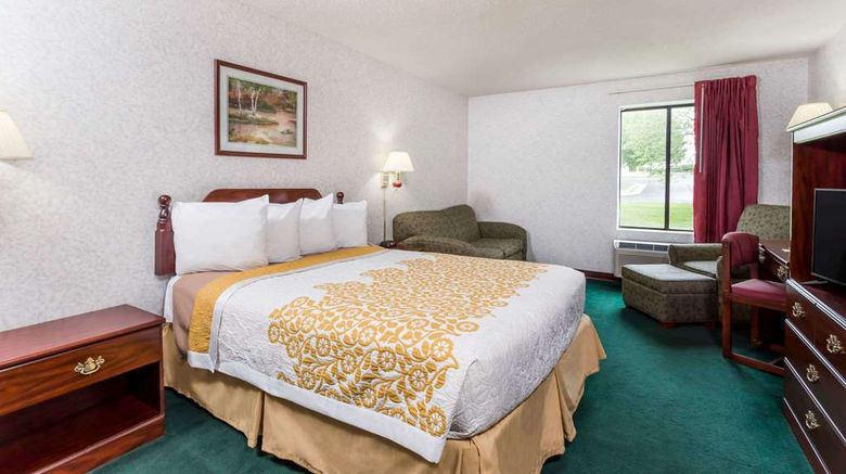 <b>Days Inn Battlefield Rd/Hwy 65 Room</b>. Images powered by <a href="https://iceportal.shijigroup.com/" title="IcePortal" target="_blank">IcePortal</a>.