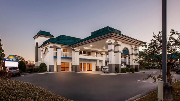 Days Inn Saint Pauls Exterior