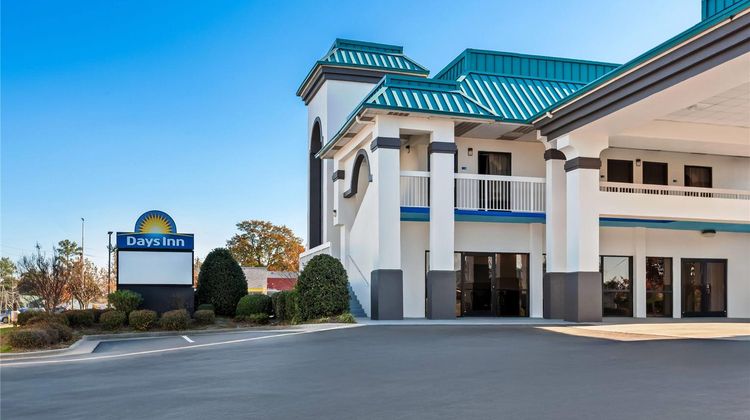 Days Inn Saint Pauls Exterior