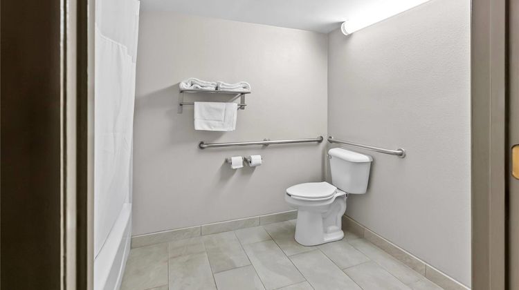 Days Inn Saint Pauls Room