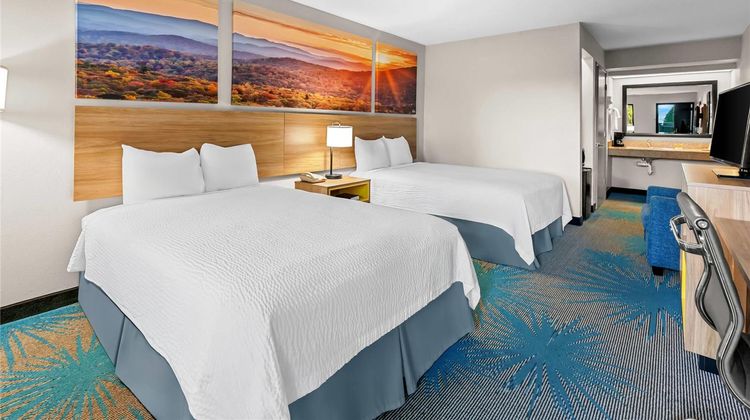 Days Inn Saint Pauls Room