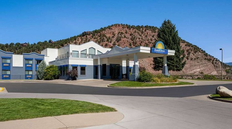 Days Inn Carbondale Exterior