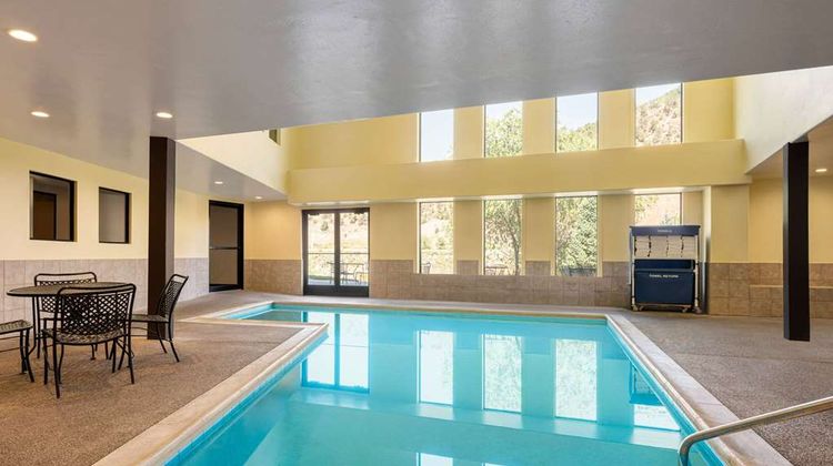 Days Inn Carbondale Pool