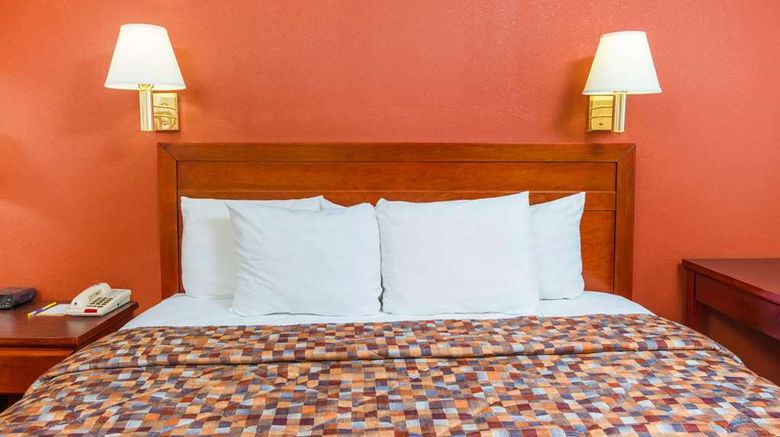 <b>Days Inn Waynesville/Ft. Leonard Wood Room</b>. Images powered by <a href="https://iceportal.shijigroup.com/" title="IcePortal" target="_blank">IcePortal</a>.