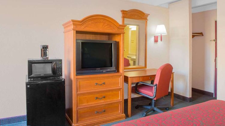 Days Inn Tallahassee University Center Room