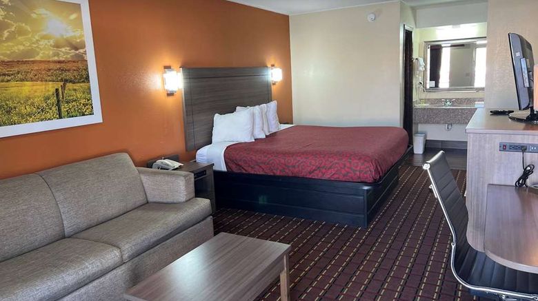 <b>Days Inn El Reno Room</b>. Images powered by <a href="https://iceportal.shijigroup.com/" title="IcePortal" target="_blank">IcePortal</a>.